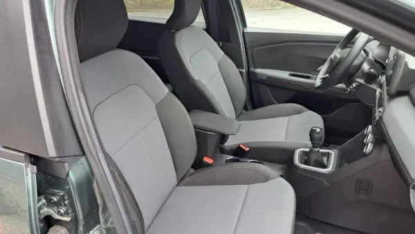 Dacia Jogger 2024 - 20890 EUR, 6203 km - AUTO.MOTO.pt - 6203km - foto 28 de 50