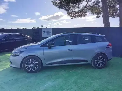 Renault Clio Break 2014 - 11890 EUR, 142223 km - AUTO.MOTO.pt - 142223km - foto 5 de 17