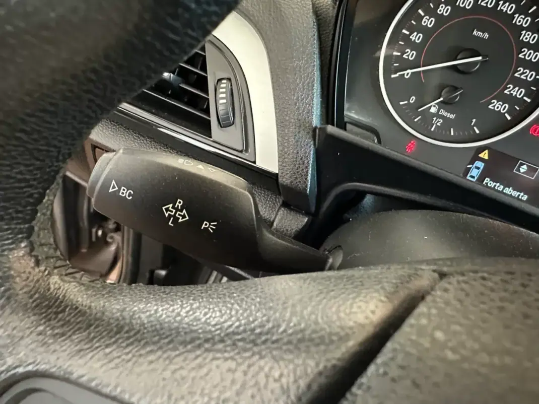 BMW 116 2011 - 13900 EUR, 210181 km - AUTO.MOTO.pt - 210181km - foto 12 de 22