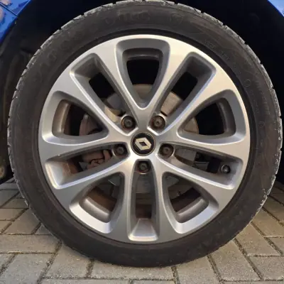 Renault Mégane 2016 - 12950 EUR, 114140 km - AUTO.MOTO.pt - 114140km - foto 27 de 42