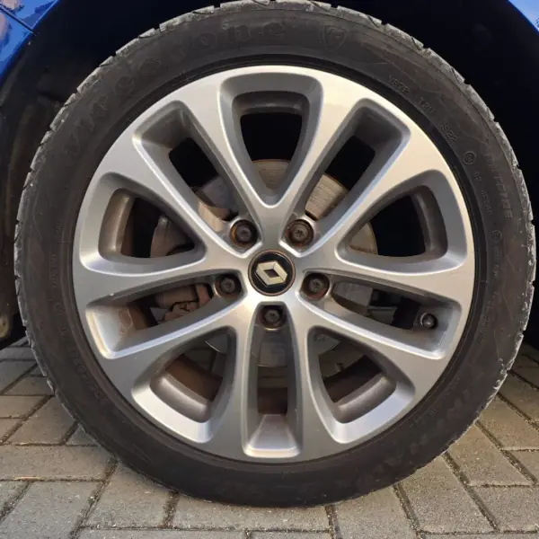 Renault Mégane 2016 - 12950 EUR, 114140 km - AUTO.MOTO.pt - 114140km - foto 27 de 42