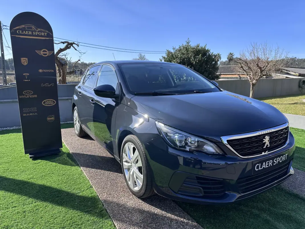 Peugeot 308 2018 - 12500 EUR, 280000 km - AUTO.MOTO.pt - 280000km - foto 1 de 41