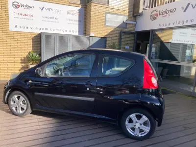 Peugeot 107 2008 - 4500 EUR, 171000 km - AUTO.MOTO.pt - 171000km - foto 3 de 17