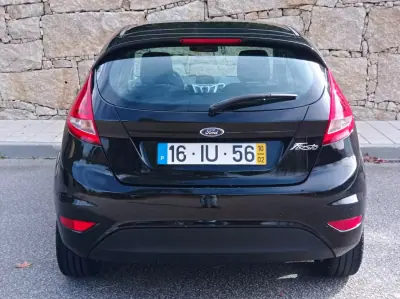 Ford Fiesta 2010 - 6490 EUR, 193000 km - AUTO.MOTO.pt - 193000km - foto 4 de 11