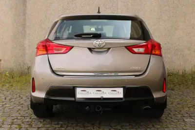 Toyota Auris 2012 - 11500 EUR, 179433 km - AUTO.MOTO.pt - 179433km - foto 8 de 34