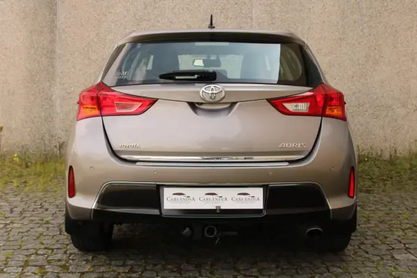 Toyota Auris 2012 - 11500 EUR, 179433 km - AUTO.MOTO.pt - 179433km - foto 8 de 34