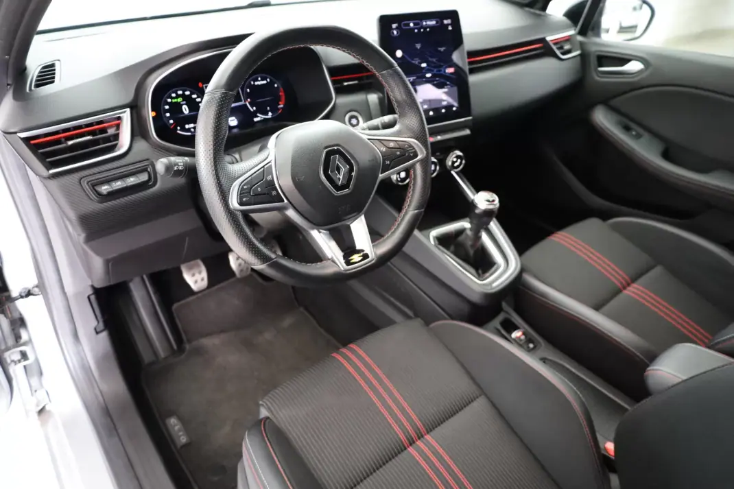 Renault Clio 2023 - 15950 EUR, 52147 km - AUTO.MOTO.pt - 52147km - foto 24 de 45