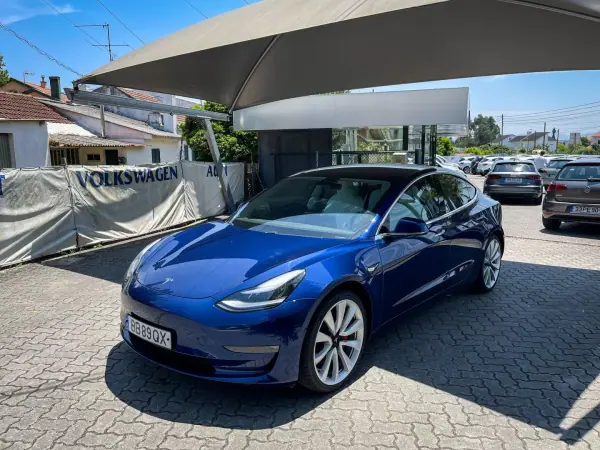 Tesla Model 3 2019 - 28990 EUR, 85000 km - AUTO.MOTO.pt - 85000km - foto 9 de 12