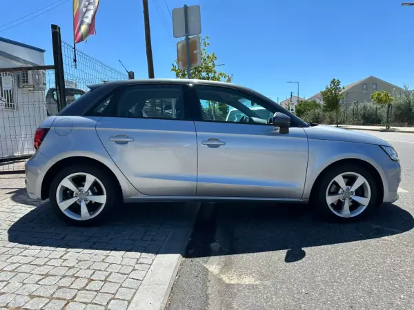 Audi A1 Sportback 2017 - 16900 EUR, 158196 km - AUTO.MOTO.pt - 158196km - foto 8 de 31