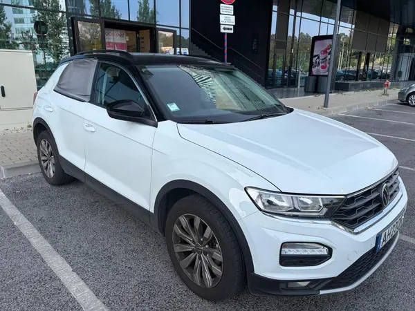 Volkswagen T-Roc 2021 - 19990 EUR, 42240 km - AUTO.MOTO.pt - 42240km - foto 4 de 9