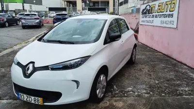 Renault Zoe 2019 - 12500 EUR, 70000 km - AUTO.MOTO.pt - 70000km - foto 8 de 28