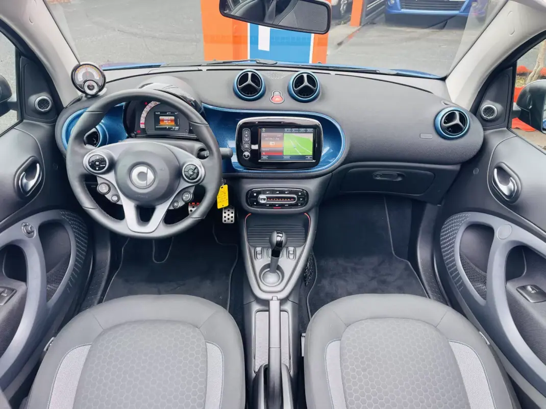 Smart ForTwo Coupé 2020 - 14950 EUR, 29595 km - 29595km - foto 15 de 21
