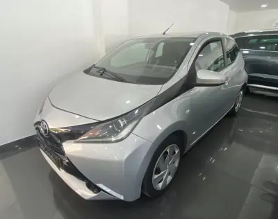 Toyota Aygo 2015 - 9850 EUR, 116267 km - AUTO.MOTO.pt - 116267km - foto 31 de 34
