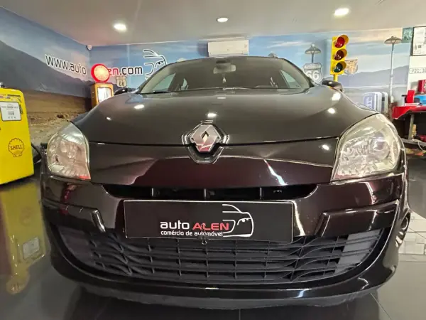 Renault Mégane 2013 - 6990 EUR, 253321 km - AUTO.MOTO.pt - 253321km - foto 3 de 17