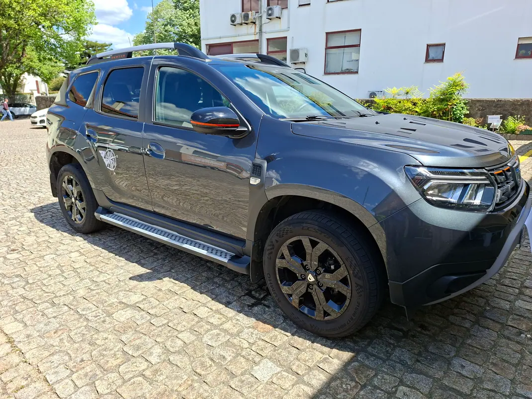 Dacia Duster 2022 - 15750 EUR, 82500 km - AUTO.MOTO.pt - 82500km - foto 2 de 10