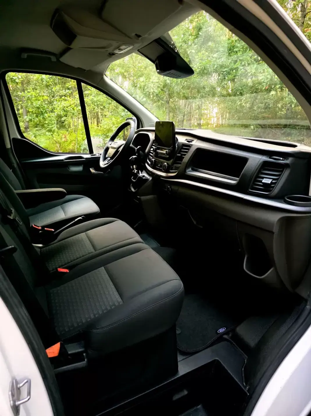 Ford Transit Custom 2020 - 16990 EUR, 142000 km - 142000km - foto 20 de 33