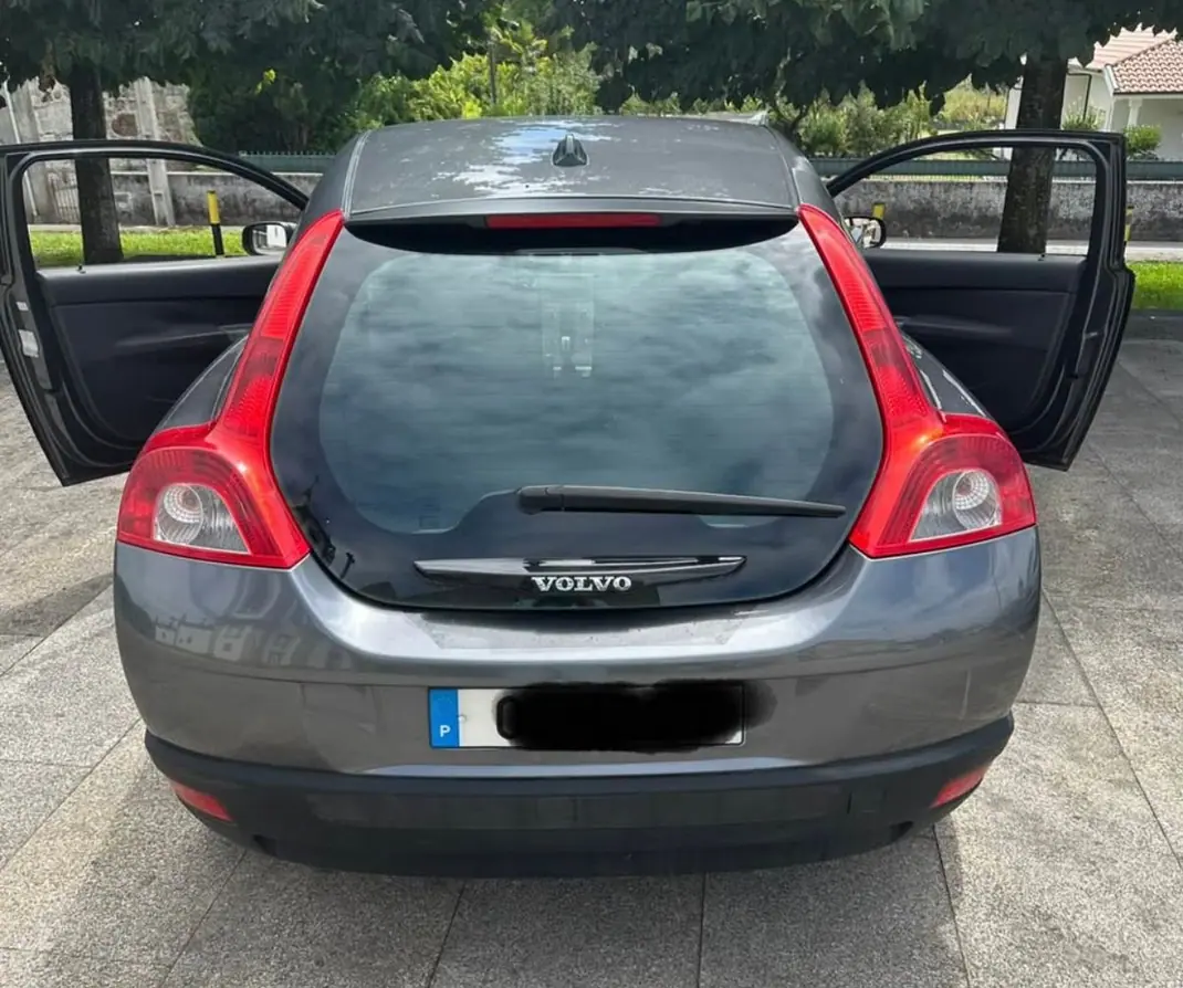 Volvo C30 2009 - 4765 EUR, 241000 km - 241000km - foto 2 de 11