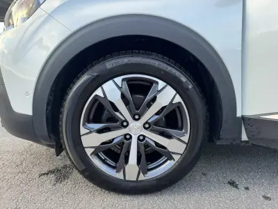 Peugeot 3008 2016 - 18990 EUR, 149800 km - AUTO.MOTO.pt - 149800km - foto 9 de 34