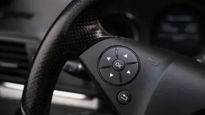 Mercedes-Benz E 250 2009 - 11999 EUR, 478000 km - AUTO.MOTO.pt - 478000km - foto 14 de 35