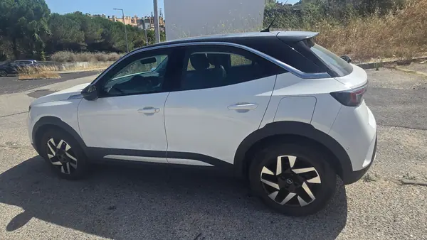 Opel Mokka-e 2023 - 21400 EUR, 30500 km - AUTO.MOTO.pt - 30500km - foto 8 de 15