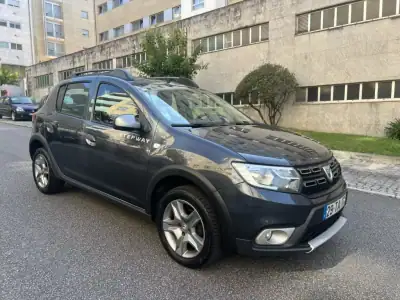 Dacia Sandero 2017 - 10950 EUR, 158000 km - AUTO.MOTO.pt - 158000km - foto 2 de 15