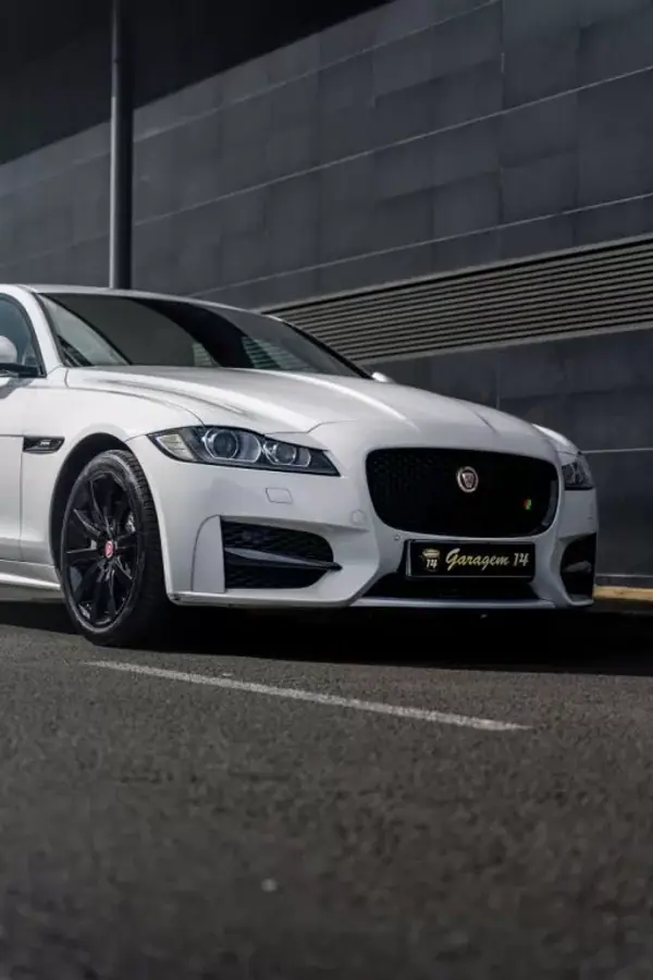 Jaguar XF 2017 - 22990 EUR, 145800 km - AUTO.MOTO.pt - 145800km - foto 18 de 55