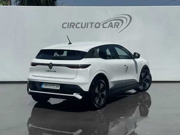 Renault Mégane E-Tech 2022 - 23900 EUR, 75483 km - AUTO.MOTO.pt - 75483km - foto 3 de 30