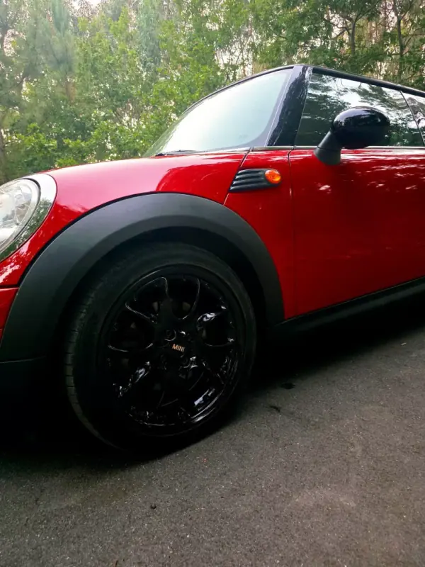 MINI 3 Portas 2010 - 8990 EUR, 186000 km - AUTO.MOTO.pt - 186000km - foto 9 de 26