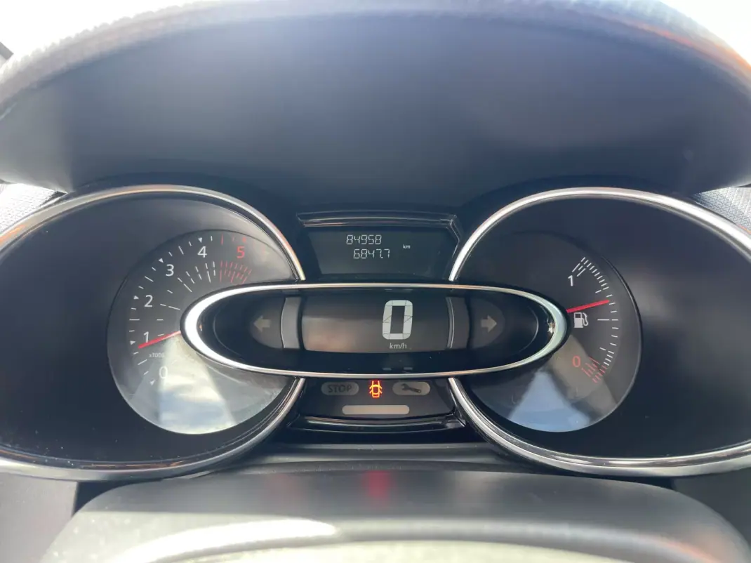 Renault Clio 2017 - 12950 EUR, 84958 km - 84958km - foto 11 de 12