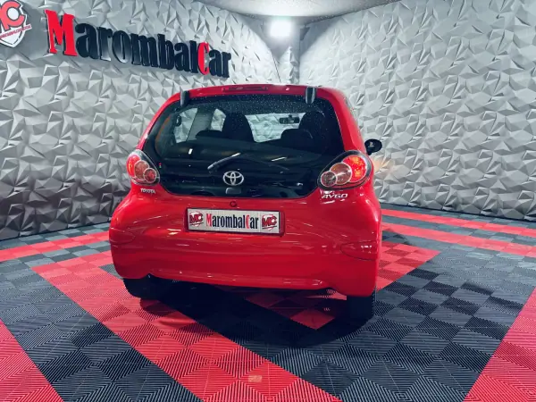 Toyota Aygo 2009 - 4990 EUR, 101120 km - AUTO.MOTO.pt - 101120km - foto 9 de 21