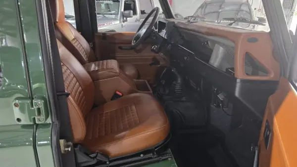 Land Rover Defender 1999 - 44500 EUR, 362319 km - AUTO.MOTO.pt - 362319km - foto 34 de 36