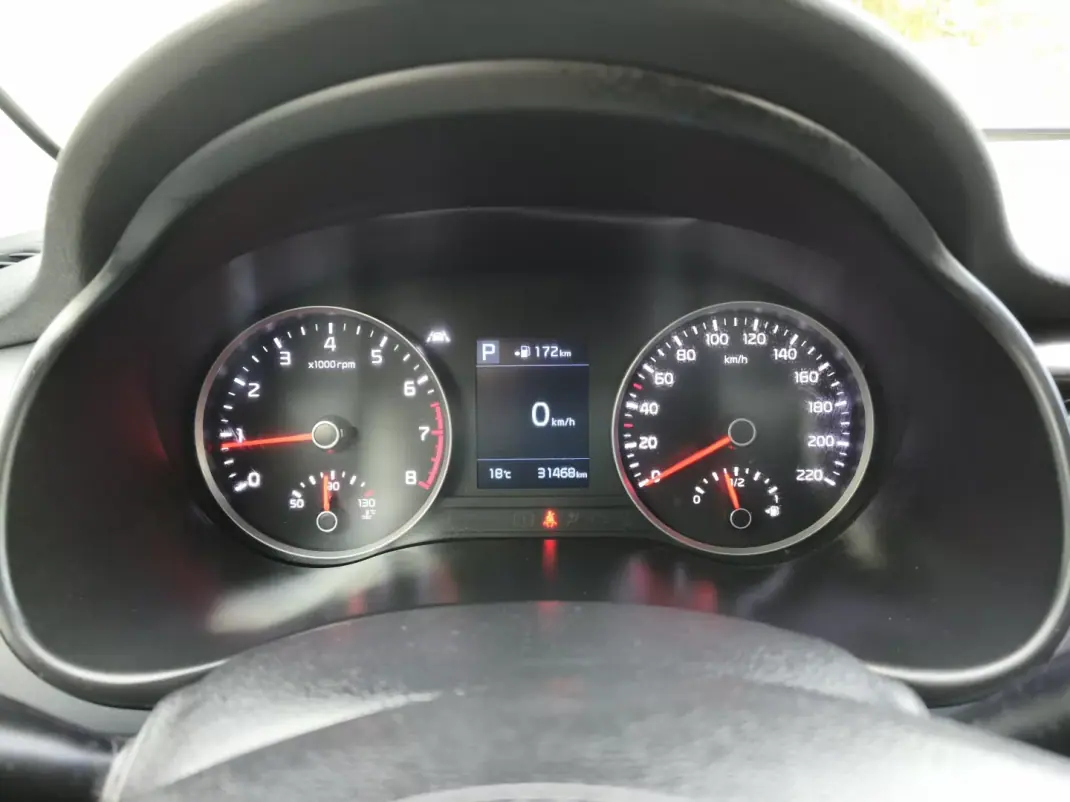 Kia Stonic 2019 - 15900 EUR, 32000 km - AUTO.MOTO.pt - 32000km - foto 13 de 15