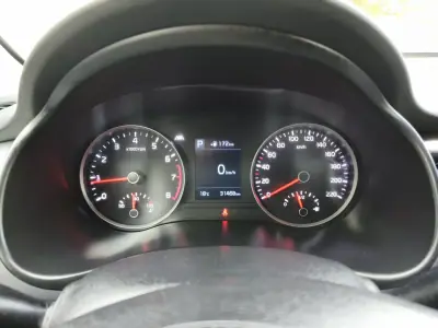 Kia Stonic 2019 - 15900 EUR, 32000 km - AUTO.MOTO.pt - 32000km - foto 13 de 15
