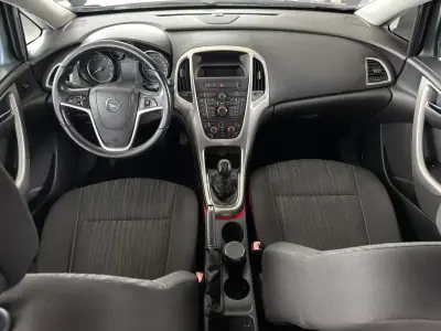 Opel Astra 2009 - 5990 EUR, 244173 km - AUTO.MOTO.pt - 244173km - foto 11 de 18