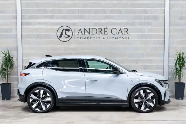 Renault Mégane E-Tech 2023 - 26950 EUR, 41550 km - AUTO.MOTO.pt - 41550km - foto 5 de 50