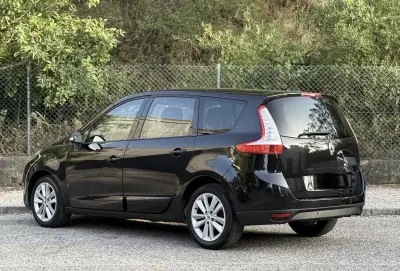 Renault Scénic 2009 - 6599 EUR, 230000 km - AUTO.MOTO.pt - 230000km - foto 3 de 7