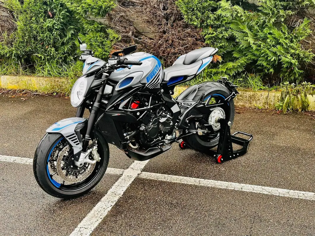 MV Agusta Brutale 800 RR Pirelli 2019 - 22500 EUR, 5300 km - 5300km - foto 6 de 8