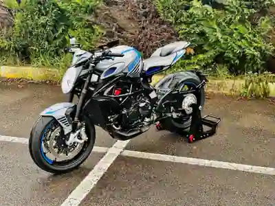 MV Agusta Brutale 800 RR Pirelli 2019 - 22500 EUR, 5300 km - 5300km - foto 6 de 8
