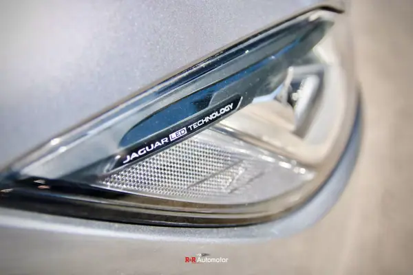 Jaguar I-Pace 2022 - 29900 EUR, 99000 km - AUTO.MOTO.pt - 99000km - foto 7 de 44