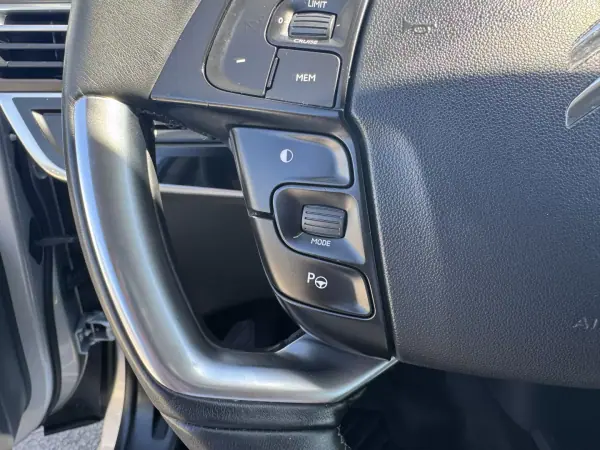 Citroën C4 Picasso 2015 - 14500 EUR, 138345 km - AUTO.MOTO.pt - 138345km - foto 16 de 39