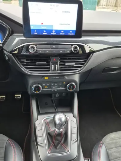 Ford Kuga 2023 - 21000 EUR, 56502 km - AUTO.MOTO.pt - 56502km - foto 15 de 34