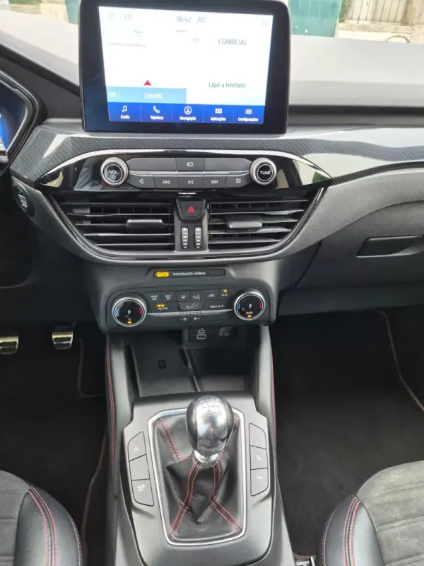 Ford Kuga 2023 - 21000 EUR, 56502 km - AUTO.MOTO.pt - 56502km - foto 15 de 34