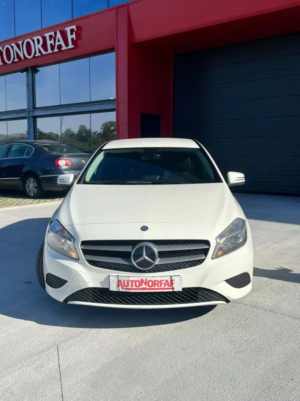 Mercedes-Benz A 180 2013 - 15000 EUR, 197483 km - AUTO.MOTO.pt - 197483km - foto 3 de 20