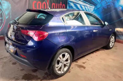 Alfa Romeo Giulietta 2011 - 8750 EUR, 197000 km - AUTO.MOTO.pt - 197000km - foto 14 de 35