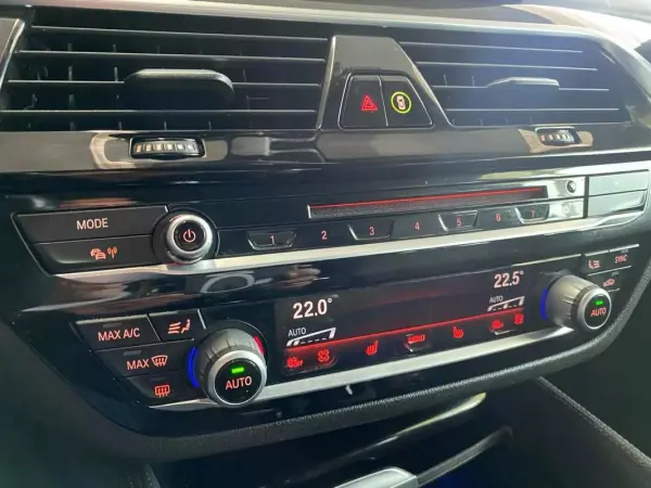 BMW M550d 2017 - 44900 EUR, 138217 km - AUTO.MOTO.pt - 138217km - foto 22 de 55