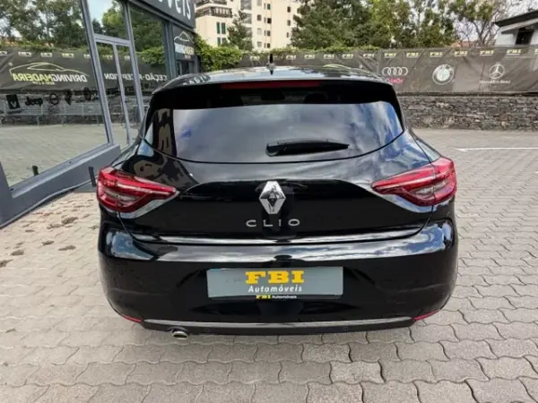 Renault Clio 2022 - 16900 EUR, 74180 km - AUTO.MOTO.pt - 74180km - foto 8 de 12
