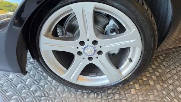 Mercedes-Benz CLS 320 2008 - 12900 EUR, 314479 km - AUTO.MOTO.pt - 314479km - foto 32 de 60