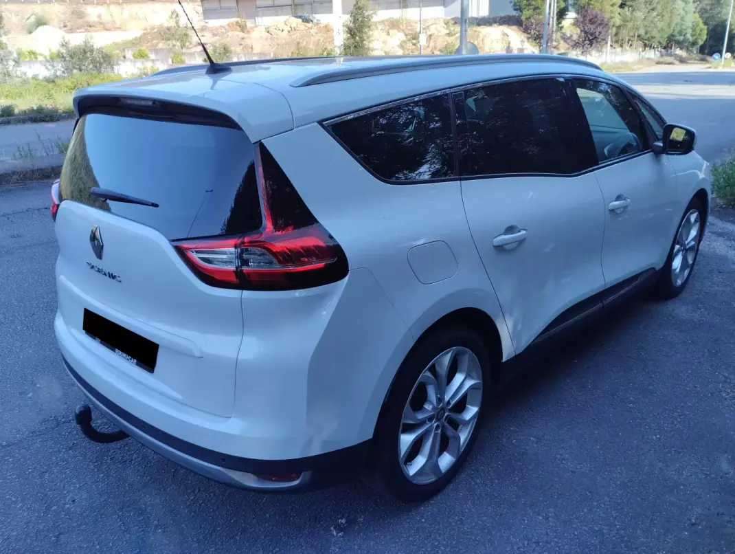Renault Grand Scénic 2017 - 13750 EUR, 200000 km - 200000km - foto 7 de 27