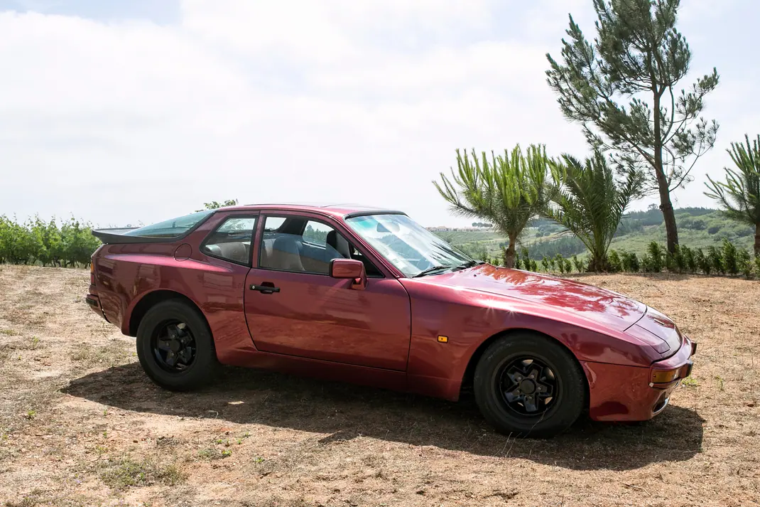 Porsche 944 1982 - 25000 EUR, 179000 km - AUTO.MOTO.pt - 179000km - foto 1 de 5