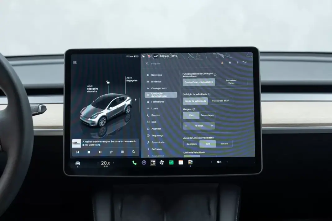 Tesla Model Y 2023 - 35950 EUR, 57000 km - 57000km - foto 32 de 49